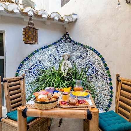 LʼIsle-sur-la-Sorgue Aux Heures Bleues المظهر الخارجي الصورة